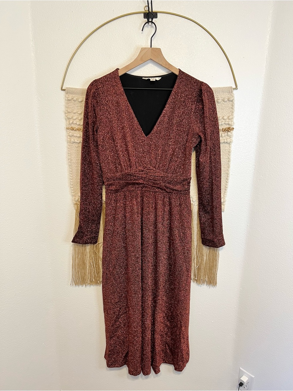 Boden Ruched Waist Sparkle Long Sleeve V-Neck Midi Dress in Metallic Burgundy
4